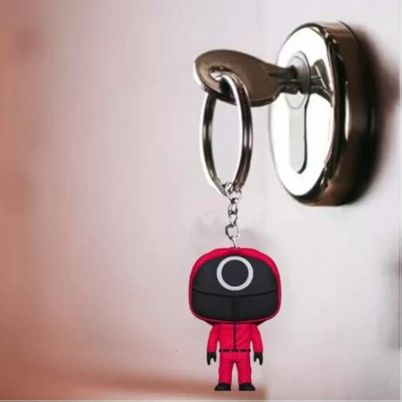 Squid Game Soldier Manager Key Chain ⭕️ - Picture 3 of 3